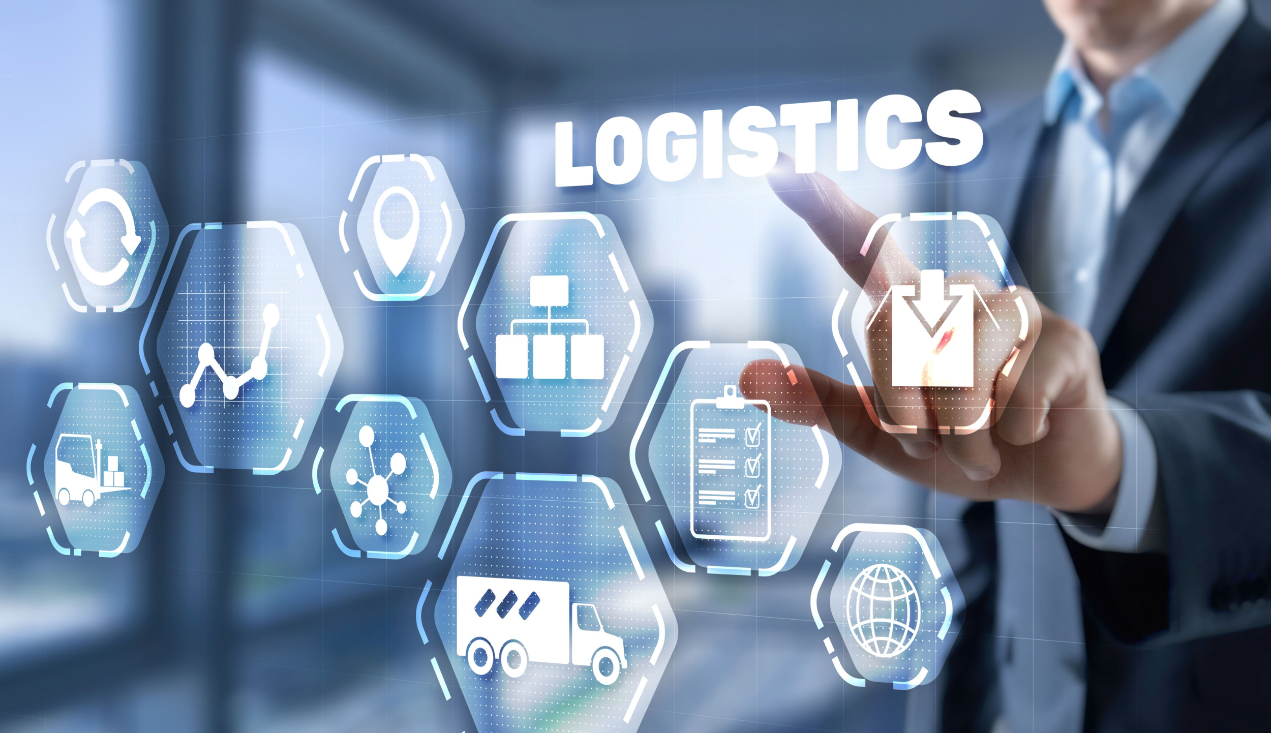 Man using Buchanan Logistics technology to ship freight